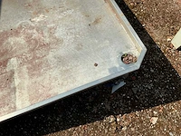Grote rvs spoeltafel - afbeelding 4 van  5