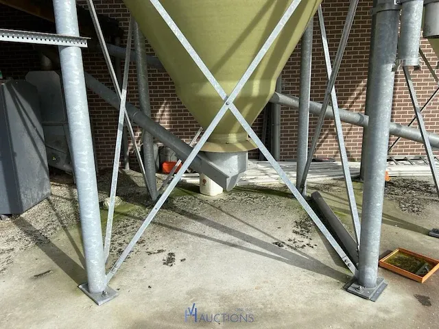 Grote silo - afbeelding 8 van  11