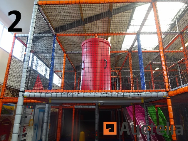 Grote speelmodule inclusief karrencircuit +/- 60 m² - afbeelding 11 van  38