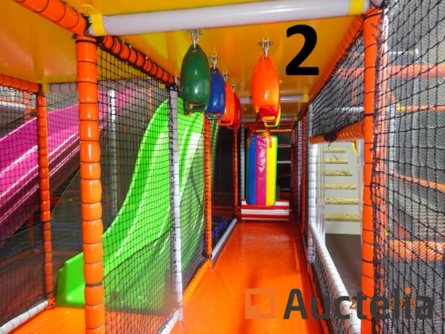 Grote speelmodule inclusief karrencircuit +/- 60 m² - afbeelding 12 van  38