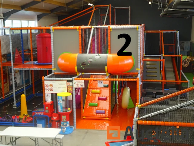 Grote speelmodule inclusief karrencircuit +/- 60 m² - afbeelding 1 van  38