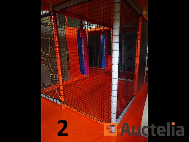 Grote speelmodule inclusief karrencircuit +/- 60 m² - afbeelding 22 van  38