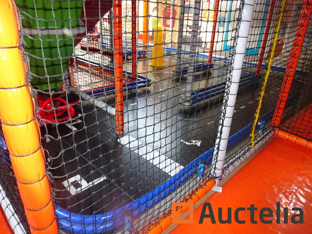 Grote speelmodule inclusief karrencircuit +/- 60 m² - afbeelding 24 van  38