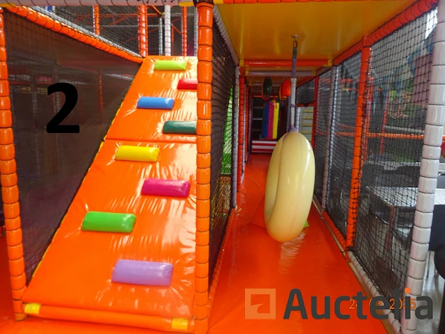 Grote speelmodule inclusief karrencircuit +/- 60 m² - afbeelding 6 van  38