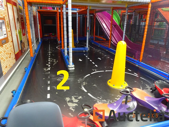 Grote speelmodule inclusief karrencircuit +/- 60 m² - afbeelding 8 van  38
