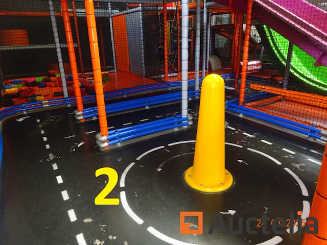 Grote speelmodule inclusief karrencircuit +/- 60 m² - afbeelding 9 van  38