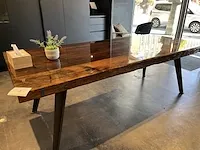 Grote tafel hout met epoxy - afbeelding 2 van  9