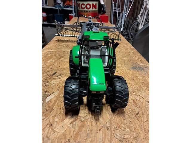 Grote tractor sproeisysteem ( l 680 mm ) - afbeelding 1 van  6