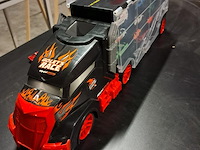 Grote vrachtwagen met opberg voor auto's (bijhorende auto's) - afbeelding 1 van  9