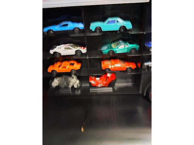 Grote vrachtwagen met opberg voor auto's (bijhorende auto's) - afbeelding 3 van  9