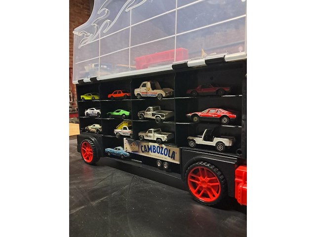 Grote vrachtwagen met opberg voor auto's (bijhorende auto's) - afbeelding 5 van  9