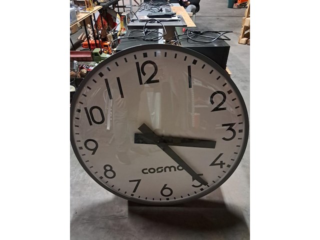 Grote wandklok werkend merk cosmo ( 930 mm ) - afbeelding 1 van  2