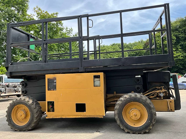 Grove manlift schaarlift hoogwerker - afbeelding 18 van  22