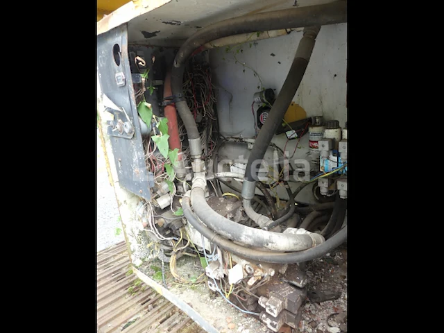Groves gears crawler thermische schaarlift sm4688r - afbeelding 11 van  16