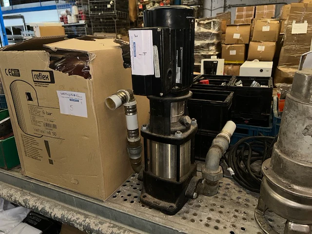 Grundfos industriële pomp - afbeelding 1 van  5