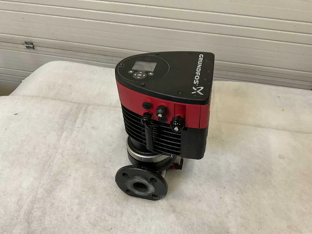 Grundfos magna3 40-120 f 250 circulatiepomp - afbeelding 1 van  7