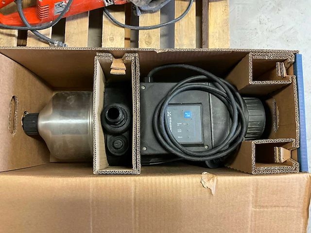Grundfos mq 3-45 waterpomp - afbeelding 1 van  3