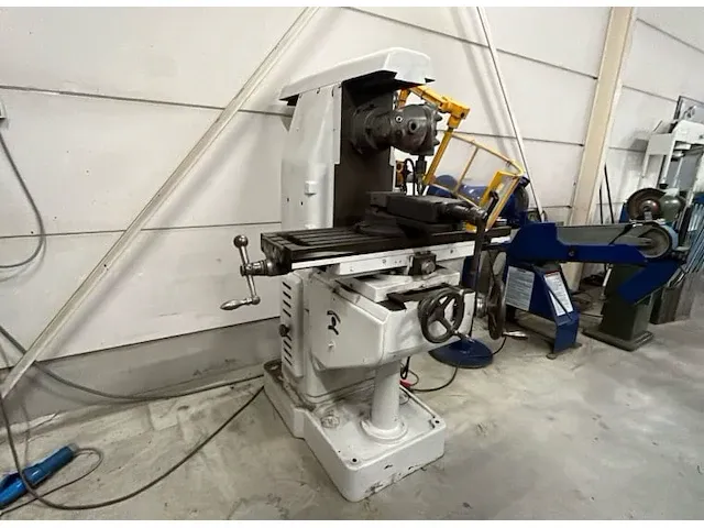 Grupp uf 100 universele freesmachine - afbeelding 2 van  9