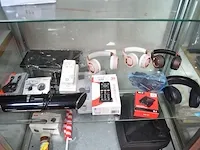 Gsm emporia e30, draadloze oortjes m90 pro, draadloze hoofdtelefoon philips, 3 draadloze hoofdtelefoons xtronic, soundbar azatom, key finder, 2 usb kabels, wifi powerline - afbeelding 1 van  10