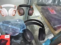 Gsm emporia e30, draadloze oortjes m90 pro, draadloze hoofdtelefoon philips, 3 draadloze hoofdtelefoons xtronic, soundbar azatom, key finder, 2 usb kabels, wifi powerline - afbeelding 9 van  10