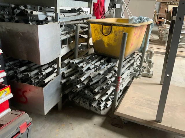 Gss partij steiger materiaal - afbeelding 4 van  6