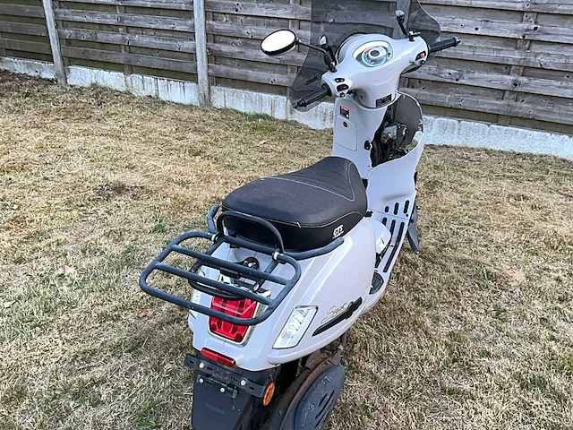 Gts bravo scooter - afbeelding 4 van  6