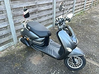 Gts piemonte scooter - afbeelding 3 van  7