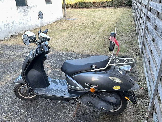 Gts piemonte scooter - afbeelding 5 van  7