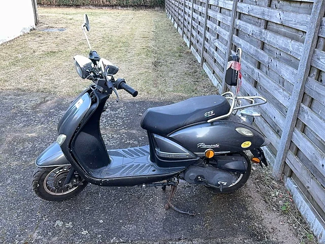 Gts piemonte scooter - afbeelding 6 van  7
