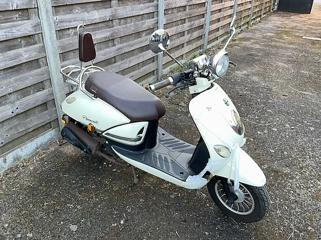 Gts piemonte scooter - afbeelding 3 van  8