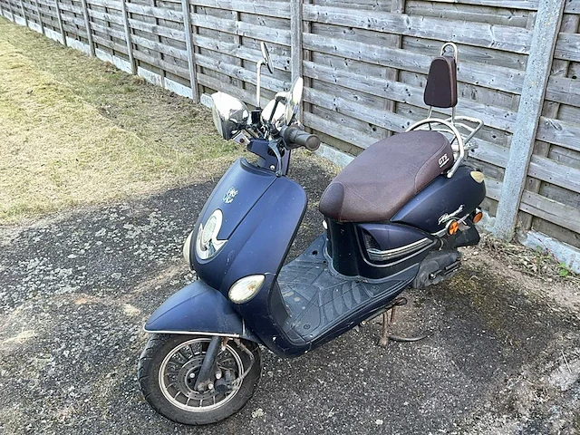 Gts piemonte scooter - afbeelding 1 van  7