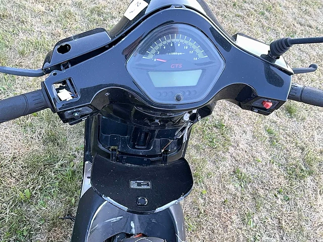 Gts toscana scooter - afbeelding 5 van  5