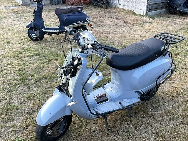 Gts toscana scooter - afbeelding 1 van  5