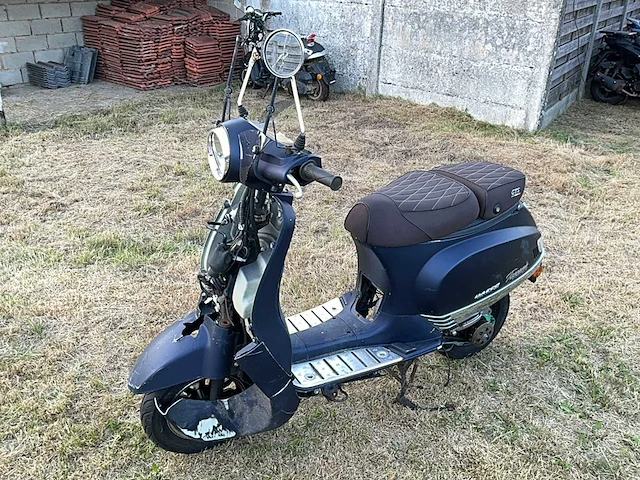 Gts toscana scooter - afbeelding 1 van  6