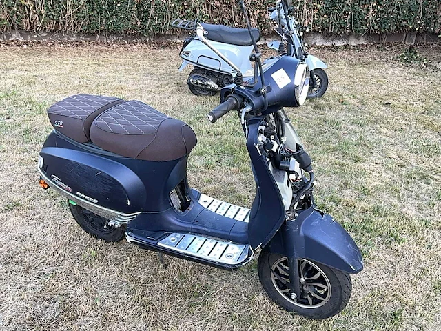 Gts toscana scooter - afbeelding 3 van  6