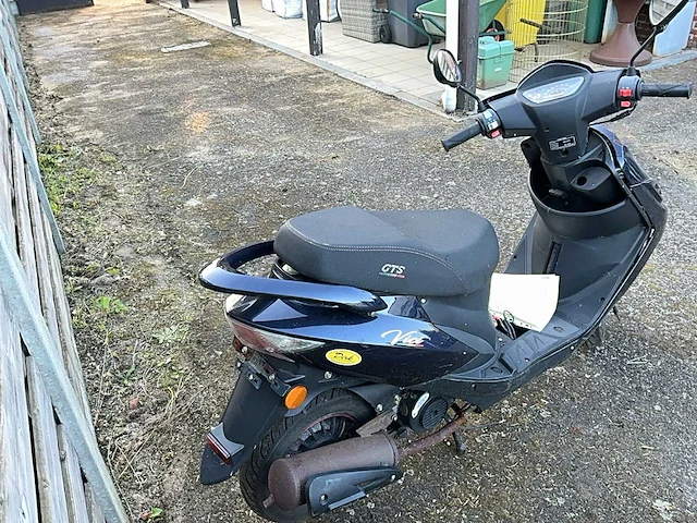 Gts vici scooter - afbeelding 4 van  9