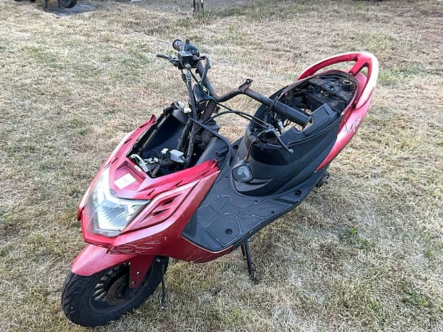 Gts vici scooter - afbeelding 1 van  6