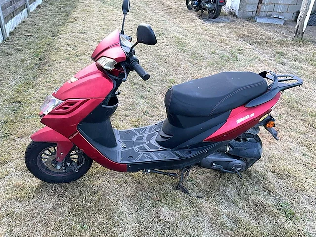 Gts vici turbho scooter - afbeelding 6 van  6
