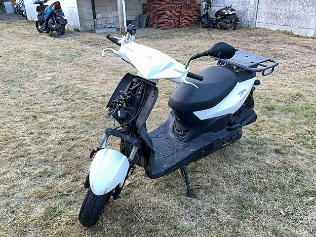 Gts vici turbho scooter - afbeelding 1 van  6