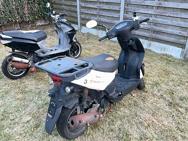 Gts vici turbho scooter - afbeelding 4 van  6