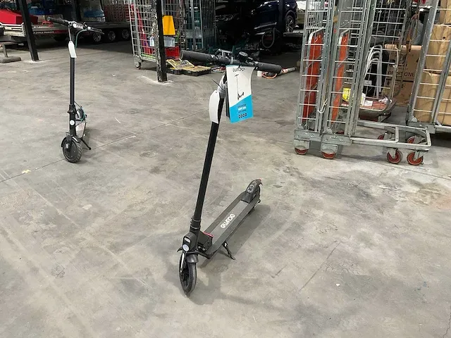 Guardo e-scooter swift 200 elektrische step - afbeelding 2 van  8