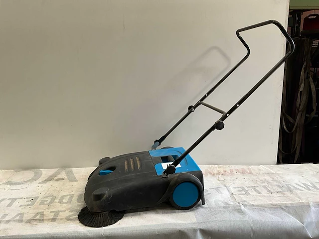 Güde gkm 700 – handmatige veegmachine - afbeelding 1 van  2