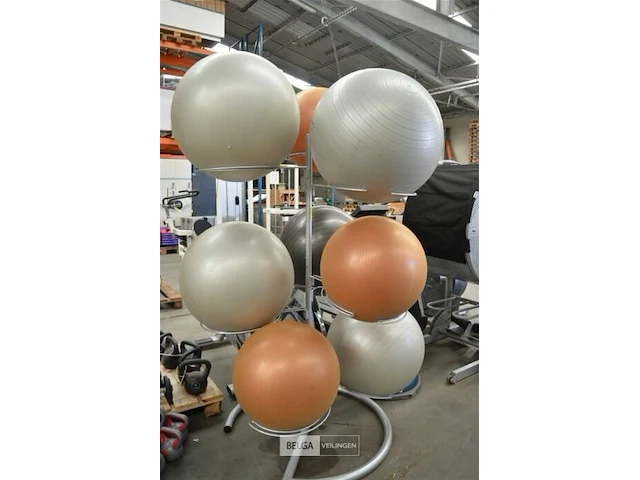 Gymball ballen &- fitnessbal houder - afbeelding 3 van  3