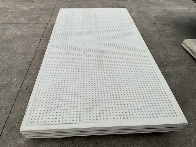 Gyproc geperforeerde platen - 3 modellen totaal 63 platen - afbeelding 3 van  9