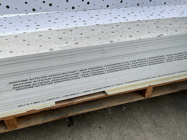 Gyproc geperforeerde platen - 3 modellen totaal 63 platen - afbeelding 5 van  9
