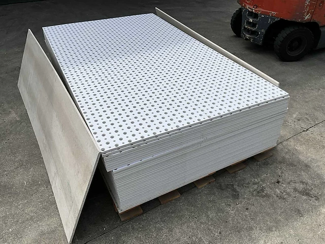 Gyproc geperforeerde platen - 3 modellen totaal 63 platen - afbeelding 7 van  9