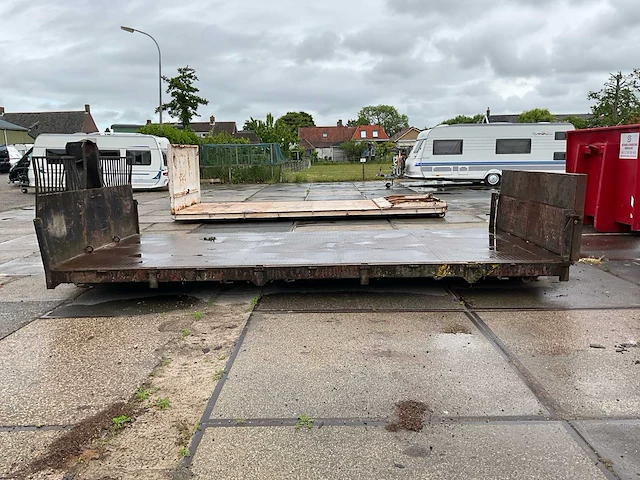 Haakarm plateau container laadvloer flat platte afzetcontainer - afbeelding 4 van  11