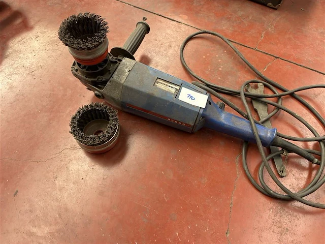 Haakse slijper bosch blauw met stalen borstel - afbeelding 1 van  4