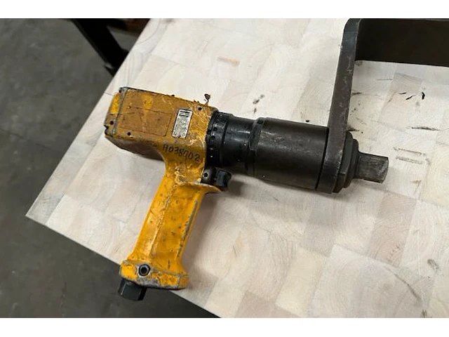 Haakse slijper bosch, slagmoersleutel altlas copco - afbeelding 2 van  7