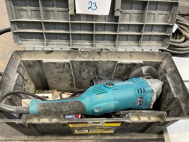 Haakse slijper makita - afbeelding 1 van  4